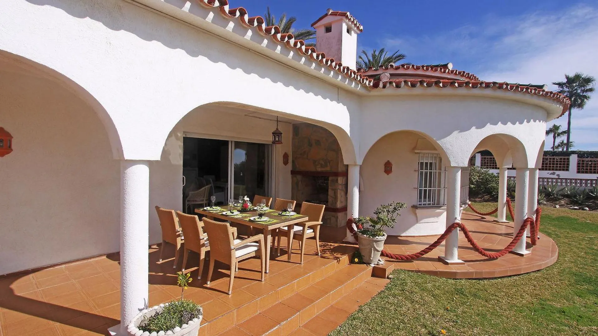 מארבלה 1100 - Beach Front Villa