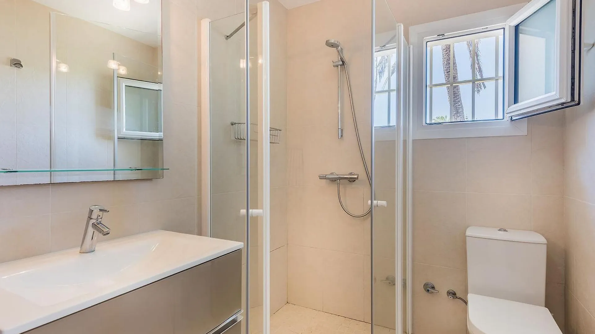 מארבלה 1100 - Beach Front Villa
