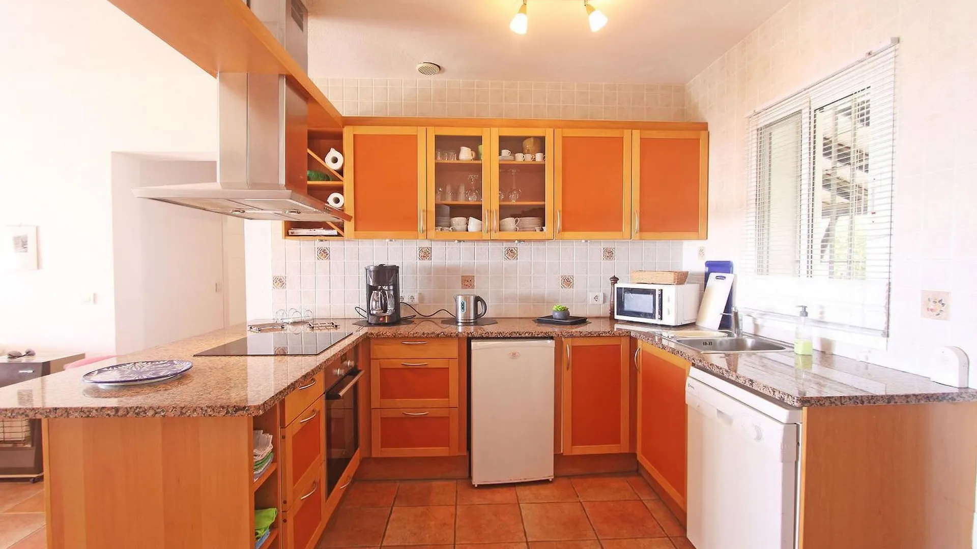 מארבלה 1100 - Beach Front Villa