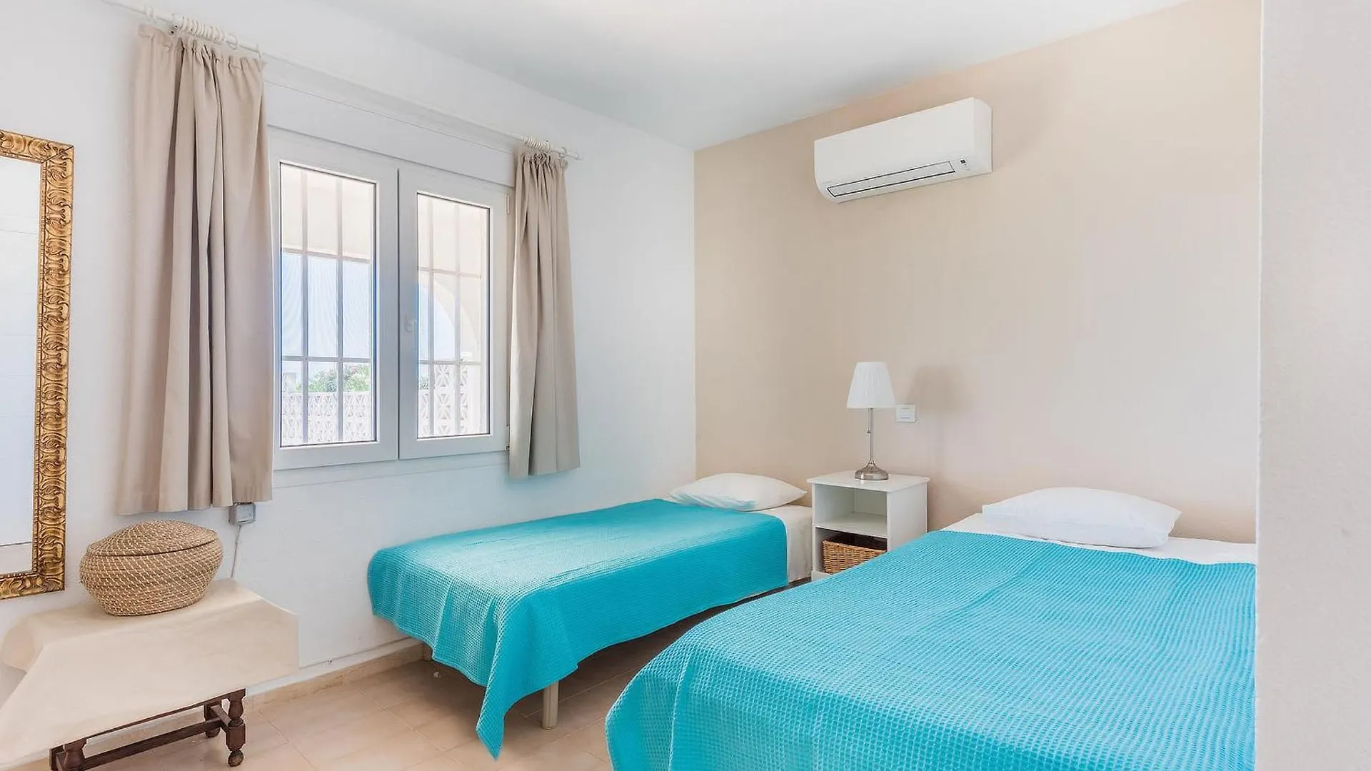 מארבלה 1100 - Beach Front Villa ספרד